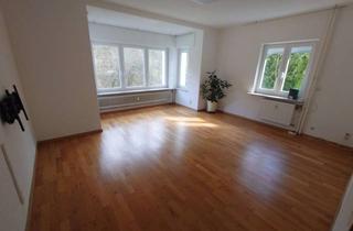 Wohnung mieten in Hirsauer Wiesenweg 38, 75365 Calw, Stilvolle 3-Zimmer-Wohnung mit riesem Garten und Einbauküche in Calw