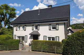Einfamilienhaus kaufen in 51580 Reichshof, Einfamilienhaus mit großem Platzangebot nahe Eckenhagen