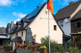 Einfamilienhaus kaufen in 35745 Herborn, Herborn - Einfamilienhaus mit einer massiv gebauten Scheune und Terrasse