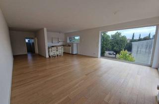 Wohnung mieten in 86551 Aichach, Freundliche 3-Zimmer-Wohnung mit 2 Balkonen