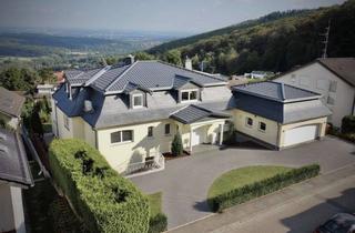 Villa kaufen in 65779 Kelkheim, Stilvolle Familienvilla in ruhiger Waldrandlage mit Panoramablick