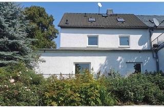 Doppelhaushälfte kaufen in 09125 Bernsdorf, Doppelhaushälfte mit viel Potential - Ideal zum selber Sanieren in Chemnitz