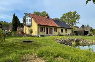 Haus kaufen in 17429 Mellenthin, NATUR PUR AUF USEDOM: SANIERTE FACHWERK-DHH MIT RIESEN-GARTEN!