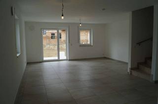 Haus mieten in Herzog-Georg-Straße 28a, 93354 Siegenburg, Modernes Doppelhaus in Siegenburg mit Garten und 2 Carports - ideal für Familien