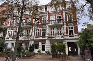 Wohnung kaufen in Handjerystraße 71, 12159 Friedenau, Charmante 2-Zimmer-Altbauwohnung in Berlin-Friedenau - frisch aufgearbeitete Dielen, Stuck