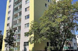 Wohnung mieten in Westpreussenring, 23730 Neustadt, Frisch renovierte 3,5 Zimmer-Wohnung mit Balkon und Weitblick