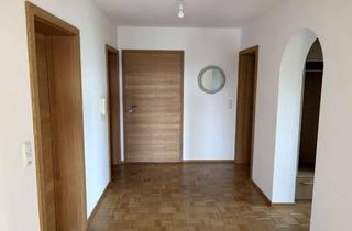 Wohnung mieten in Am Holzweg 10, 97222 Rimpar, Viel Platz in Rimpar: 3,5-Zimmer-Wohnung mit Terrasse
