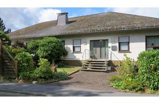 Haus kaufen in Am Weiher 16, 56290 Buch, Gepflegte Bungalow-DHH mit Einliegerwohnung und Fernblick
