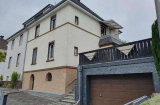 Haus mieten in 42553 Velbert, Attraktive Doppelhaushälfte mit zwei Wohneinheiten und großem Garten