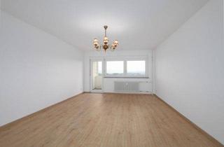Wohnung kaufen in 76437 Rastatt, Aussicht genießen, Potenzial entfalten – 2 Zimmer mit Balkon & Garage