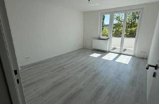 Wohnung kaufen in 13585 Berlin, Berlin - top sanierte 2 Zimmer 55m² Wohnung ggü Altstadt Spandau in Berlin