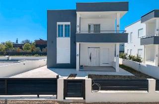 Haus kaufen in 48691 Vreden, Vreden - Haus in Montenegro Ulcinj 800 m bis zum Copacabana Strand Legal