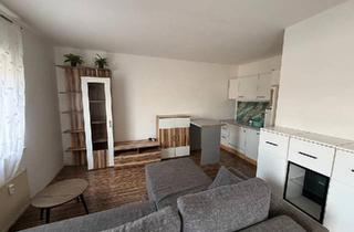 Wohnung kaufen in 66386 St. Ingbert, Sankt Ingbert - Möbliertes Appartement mit Stellplatz in Stadtmitte St. Ingbert