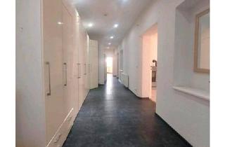Wohnung kaufen in 85057 Ingolstadt, Ingolstadt - 4 Zimmer Altbauwohnung