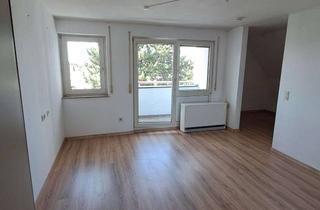 Wohnung kaufen in Konrad-Adenauer-Straße 35, 88471 Laupheim, Gepflegtes 1,5-Zimmer-Apartment mit Einzelgarage und Keller