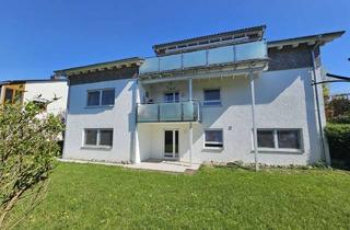 Wohnung kaufen in 88287 Grünkraut, Frisch renovierte, lichtdurchflutete Dachgeschosswohnung - Grünkraut