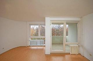 Wohnung kaufen in Fehlerstrasse, 12161 Friedenau, Bezugsfreie u. ruhige 1 Zi-Whg im VH 3. OG mit Südbalkon (alter) EBK Aufzug u. mit Blick ins Grüne