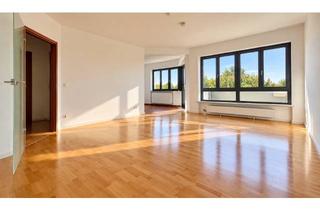 Wohnung kaufen in 85604 Zorneding, Sonnige 3-Zi.-DG-Wohnung mit Lift, West-Balkon & TG – bezugsfrei