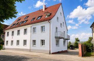 Wohnung kaufen in Bundesstraße 25, 79238 Ehrenkirchen, Haus mit 6-Zimmern, 2023 umfangreich renoviert und ab 01.11.2026 bezugsfrei