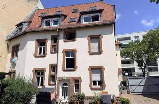 Wohnung kaufen in 79106 Stühlinger, Altbauflair im Denkmal – gepflegte 2-Zimmer-Wohnung in Freiburg