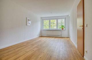 Wohnung mieten in Kräpeliner Wende 6B, 17491 Schönwalde II, Erstbezug nach Sanierung: 4-Raum-Wohnung mit Einbauküche, Balkon & Autostellplatz