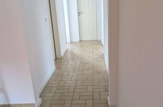 Wohnung mieten in 68723 Schwetzingen, Hochwertig renovierte 3,5-/4-Zimmer-Wohnung mit Loggia, Balkon, Aufzug & Garage in Schwetzingen