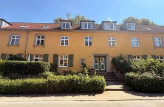Wohnung mieten in 22587 Osdorf, Hochkamp: großzügige Dachgeschosswohnung mit EBK und Vollbad