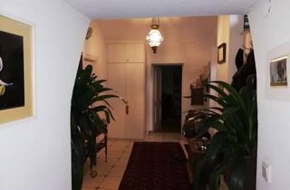 Wohnung mieten in Schloß Straße 30, 53773 Hennef, Stilvolle, gut geschnittene 2-Raum-EG-Wohnung im Schloss Allner