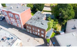 Haus kaufen in 25524 Itzehoe, Historische Substanz, attraktive Erträge: Ihr ertragreiches Zinshaus im Stadtzentrum von Itzehoe