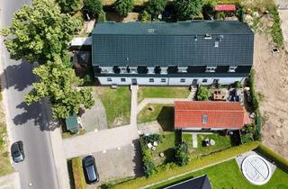 Mehrfamilienhaus kaufen in 16356 Ahrensfelde, Gepflegtes Mehrfamilienhaus mit Gärten und Stellplätzen
