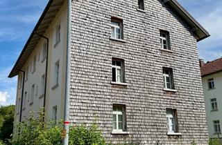 Wohnung kaufen in 87509 Immenstadt, Denkmalgeschützte 3-Zi.-Wohnung am Fuß der Allgäuer Alpen – Bahnhof direkt gegenüber & TG-Stellplatz