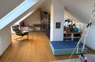 Wohnung kaufen in 68159 Mannheim, Großzügige Altbauwohnung mit Maisonette-Charakter + 72 m² Dachraum in Mannheim-Innenstadt