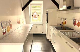 Wohnung mieten in Obere Bahnhofstraße 42, 34376 Immenhausen, Sanierte, helle 3,5 Zi. DG-Wohnung mit Balkon, Walk-in Dusche, neuwertiger EBK und echten Holzdielen