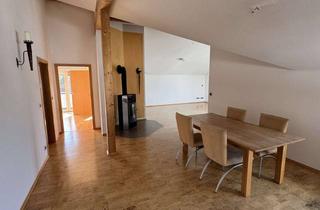 Wohnung mieten in Lilienweg, 35633 Lahnau, Großzügige 4-Zimmer-Wohnung (2 Zimmer + großes Wohn- Esszimmer mit Ofen) in Lahnau-Atzbach