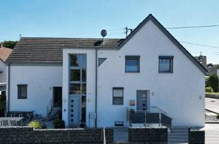 Einfamilienhaus kaufen in 54662 Herforst, Energie-effizientes Einfamilienhaus mit Einliegerwohnung, großem Garten und Gartenhaus