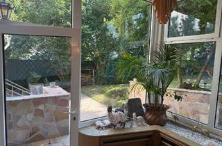 Villa kaufen in 44652 Wanne-Süd, Renovierte ,wunderschöne Stadtvilla mit 3 große Wohnungen in HERNE-wanne
