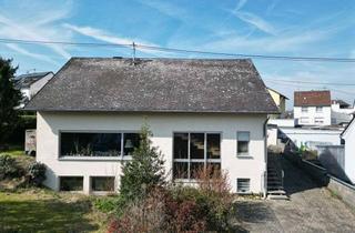 Einfamilienhaus kaufen in 56220 Bassenheim, Freistehendes Einfamilienhaus auf großzügigem Grundstück in Bassenheim