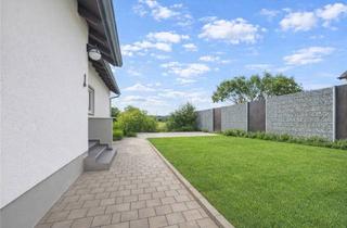 Einfamilienhaus kaufen in Aichacher Straße, 86574 Petersdorf, Modernisiertes Einfamilienhaus mit Energieklasse B – attraktive Kapitalanlage mit Perspektive