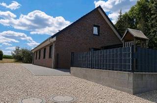 Haus kaufen in 38531 Rötgesbüttel, Rötgesbüttel - Zweifamilienhaus Baujahr 2018