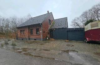 Einfamilienhaus kaufen in 50126 Bergheim, Bergheim - Ein- bis Zweifamilienhaus mit mögl. Pferdehaltung in Alleinlage