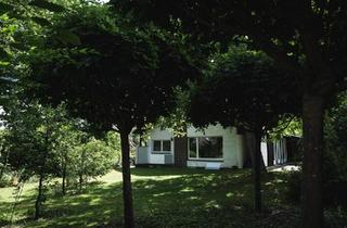 Haus kaufen in 23879 Mölln, Mölln - Klassiker der 60er Jahre - Raum, Licht und gewachsener Garten