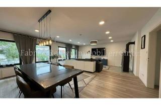 Wohnung kaufen in 47929 Grefrath, Großzügige Wohnung in zentraler Lage von Grefrath mit Dachterrasse und vermieteter Gewerbeeinheit