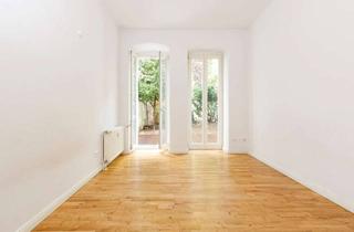 Wohnung kaufen in Gaudystraße, 10437 Prenzlauer Berg, Berlin von seiner schönsten Seite: Charmanter Altbau mit Terrasse und privatem Garten in bester Lage