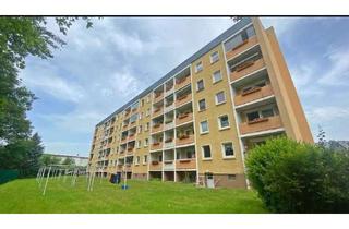 Wohnung kaufen in 09337 Hohenstein-Ernstthal, Attraktive Kapitalanlage: Vollmöblierte 2-Zimmer-Wohnung mit Balkon & Stellplatz
