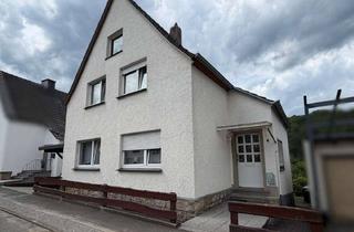 Wohnung kaufen in 59872 Meschede, Wohneinheit mit separatem Eingang und Gestaltungspotenzial in Freienohl