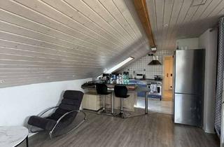 Wohnung kaufen in 71120 Grafenau, Sofort frei: Charmante 1-Zimmer-Dachgeschosswohnung mit Stellplatz