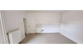 Wohnung kaufen in Berliner Straße, 14641 Nauen, bezugsfreie helle 5-Raum-Wohnung, zentral, Südterrasse, Wohnküche, Stellplatz