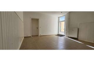 Wohnung kaufen in Berliner Straße, 14641 Nauen, bezugsfreie helle 5-Raum-EG-Wohnung, zentral, Südterrasse, Wohnküche, Stellplatz