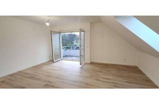 Wohnung mieten in Erlenweg, 91589 Aurach, Modernisierte 2-Zimmer Wohnung im 2. OG mit EBK, Balkon, KFZ-Stellplatz und Kellerabteil