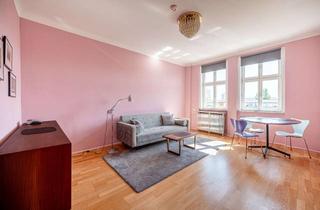 Wohnung mieten in Strausberger Platz, 10243 Friedrichshain, Stilvoll Wohnen am Strausberger Platz | 2 Zi, Lift & Altbaucharme im historischen Ensemble